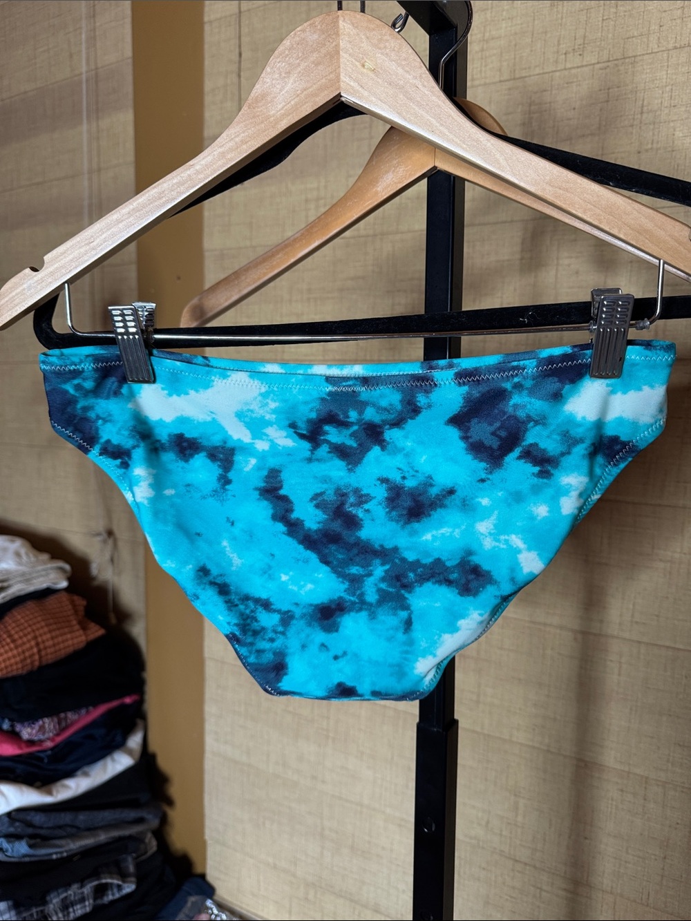 Old Navy Blue Tie Dye Twist Front Bikini Set Size Small Like New - Picture 11 of 12